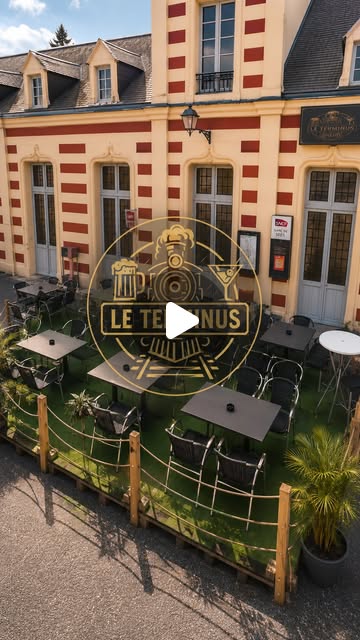 La terrasse du Terminus vue depuis l'étage de la gare